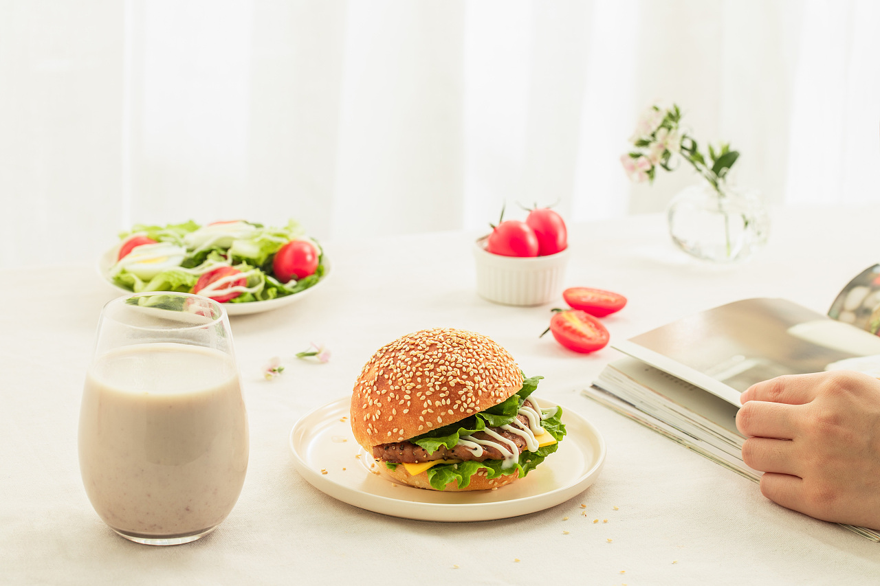 摩根士丹利：航空航天产业持续高景气 调整海科航空(HEI.US)目标价至330美元