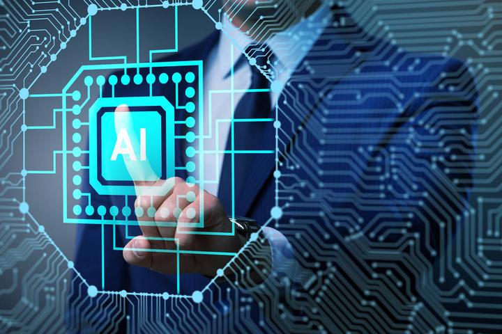 行业巨头加速技术革新 固态电池商业化竞赛迎来新阶段