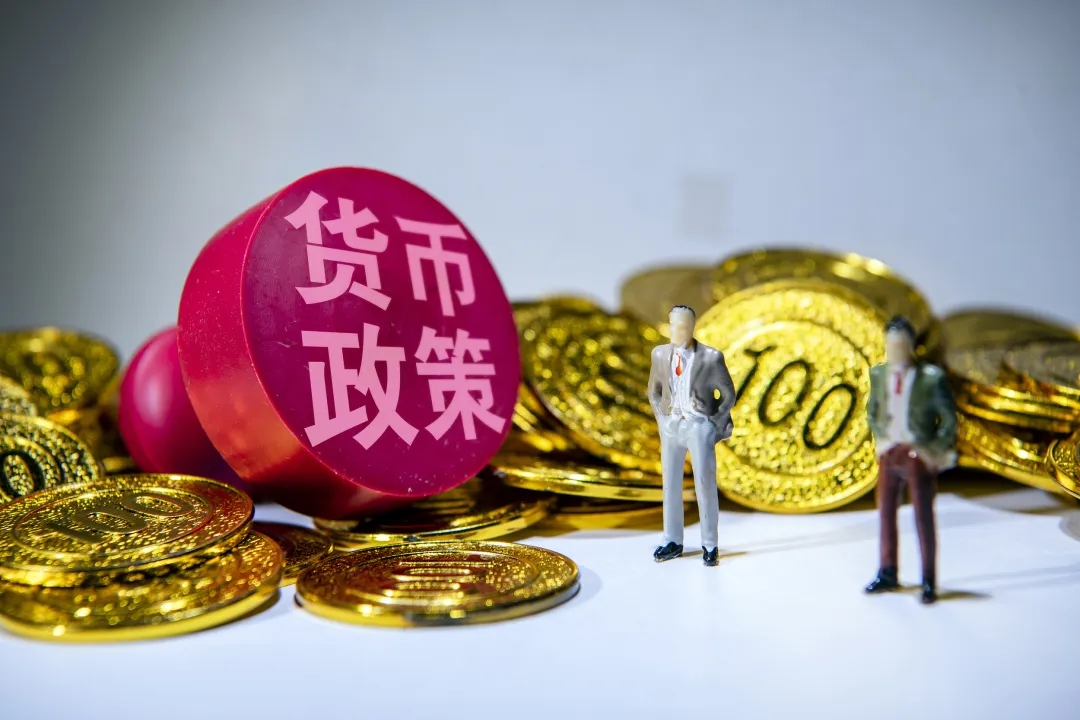 苹果(AAPL.US)面临转型压力，华尔街警告：需警惕“黑莓时刻”